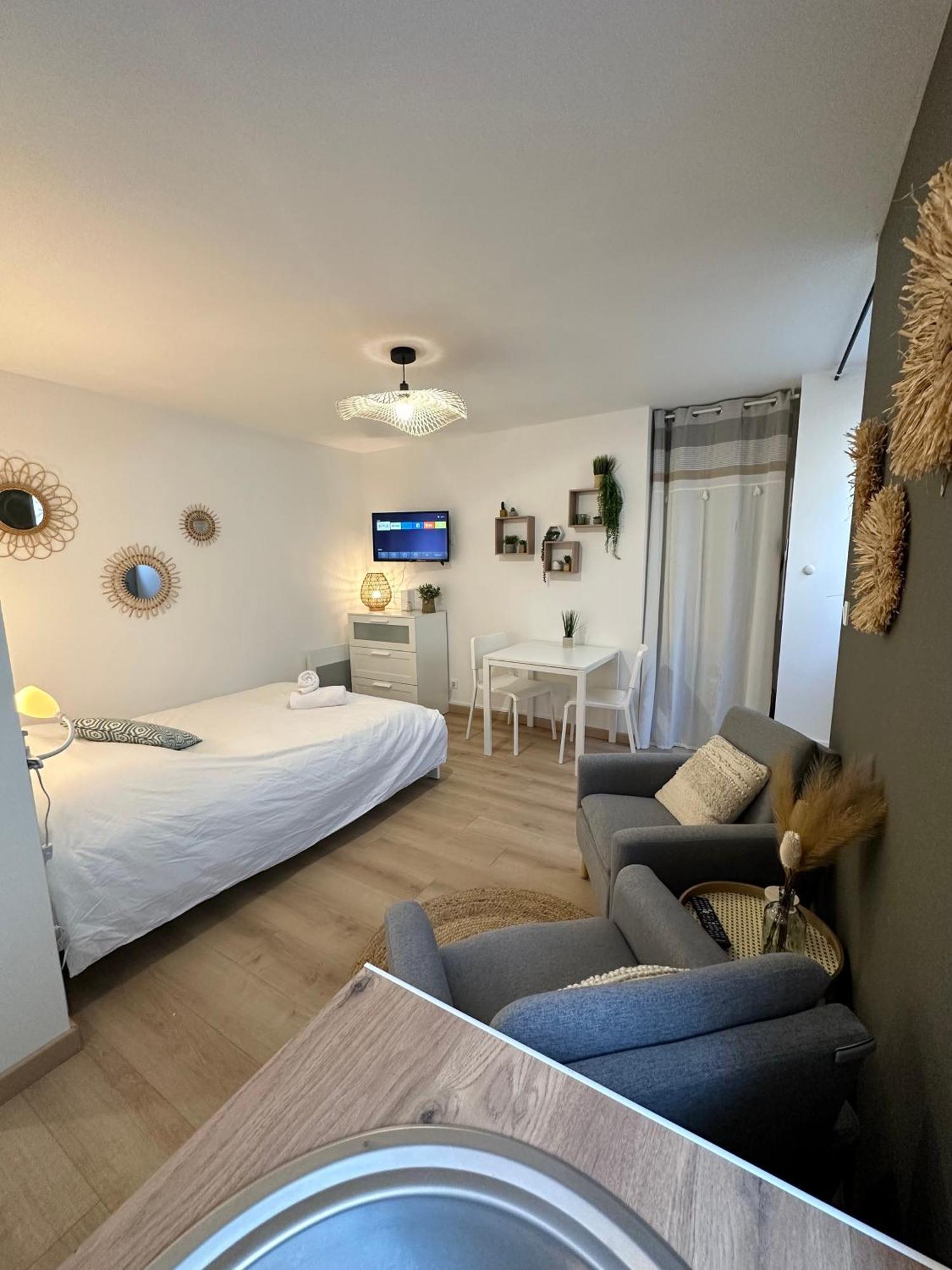 Le Vegetal / Nay Centre Apartment Bagian luar foto